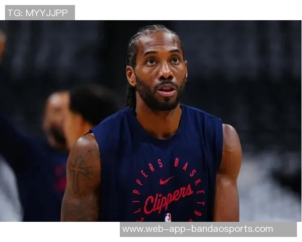 莱昂纳德首次为FLAUNT杂志拍摄写真展现无表情下的健硕身材魅力