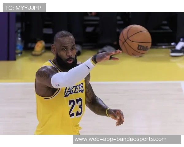 里夫斯谈老詹缺席影响强调全队需共同承担责任与压力